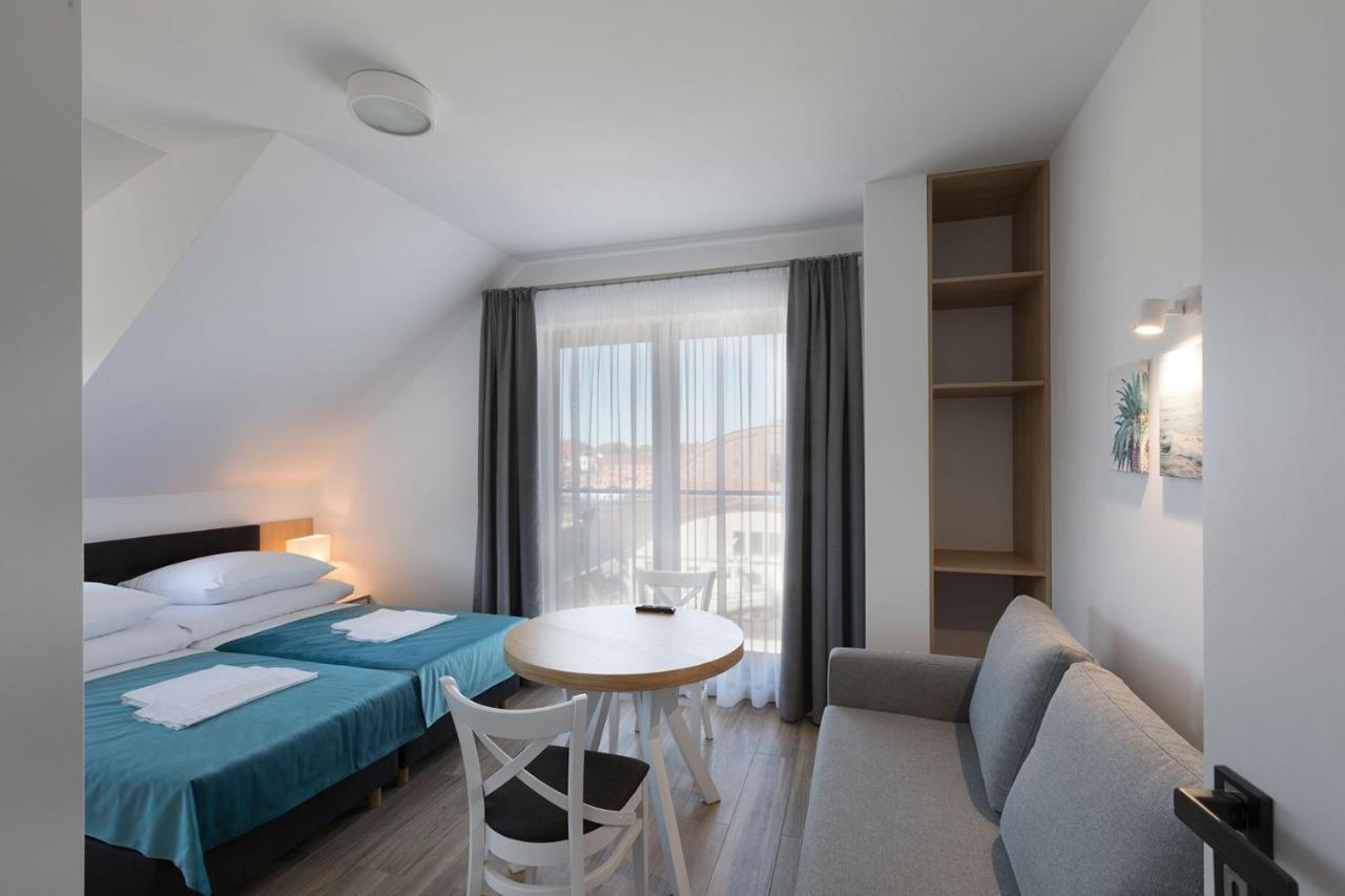 Willa Przy Porcie - Apartamenty Z Aneksami Kuchennymi Ustka Exterior photo